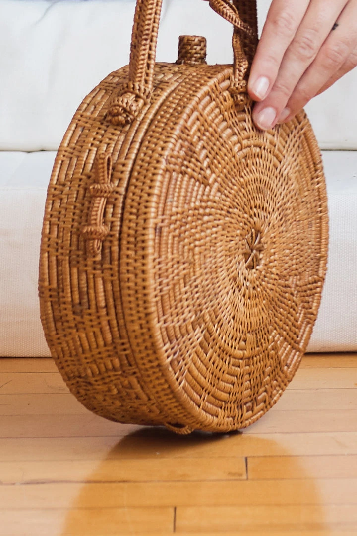 Velvet By Graham & Spencer Accessories RONNIE CROSSBODY BY BEACHGOLD 4 Velvet By Graham & Spencer Accessories RONNIE CROSSBODY BY BEACHGOLD