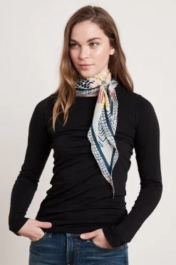Velvet By Graham & Spencer Womens DIAMOND SHAPE SILK SCARF