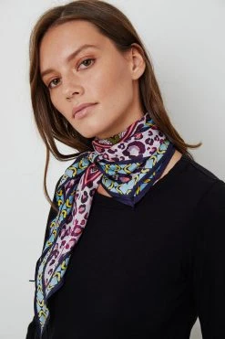 Velvet By Graham & Spencer Womens DIAMOND SHAPE SILK SCARF