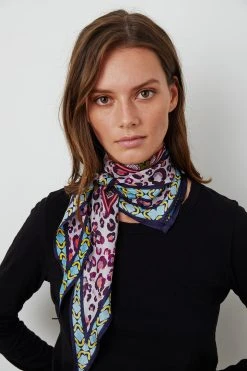 Velvet By Graham & Spencer Womens DIAMOND SHAPE SILK SCARF