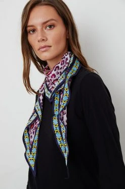 Velvet By Graham & Spencer Womens DIAMOND SHAPE SILK SCARF