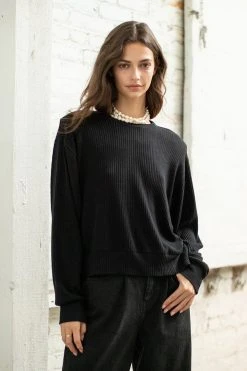 Velvet By Graham & Spencer VISTA CREW NECK TOP Womens