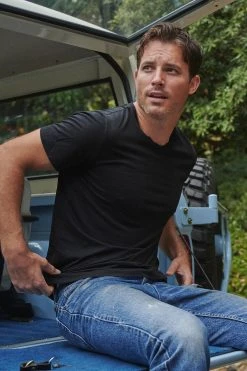 Velvet By Graham & Spencer SAMSEN WHISPER CLASSIC V-NECK TEE