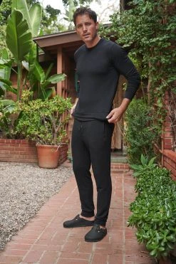 Velvet By Graham & Spencer Mens SOREN LUXE FLEECE PULLOVER 13 Velvet By Graham & Spencer Mens SOREN LUXE FLEECE PULLOVER