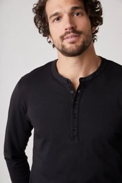 Velvet By Graham & Spencer Mens ALVARO COTTON JERSEY HENLEY 41 Velvet By Graham & Spencer Mens ALVARO COTTON JERSEY HENLEY