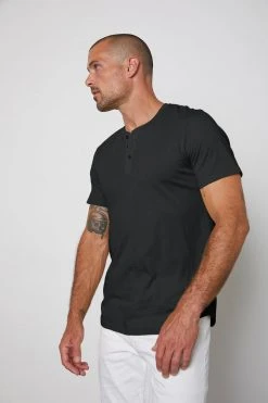 Velvet By Graham & Spencer FULTON SHORT SLEEVE HENLEY Mens 43 Velvet By Graham & Spencer FULTON SHORT SLEEVE HENLEY Mens