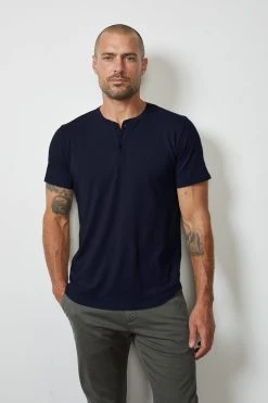 Velvet By Graham & Spencer FULTON SHORT SLEEVE HENLEY Mens 37 Velvet By Graham & Spencer FULTON SHORT SLEEVE HENLEY Mens