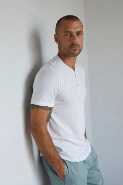 Velvet By Graham & Spencer FULTON SHORT SLEEVE HENLEY Mens 30 Velvet By Graham & Spencer FULTON SHORT SLEEVE HENLEY Mens