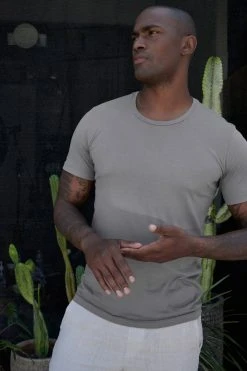 Velvet By Graham & Spencer HOWARD WHISPER CLASSIC CREW NECK TEE Mens 59 Velvet By Graham & Spencer HOWARD WHISPER CLASSIC CREW NECK TEE Mens