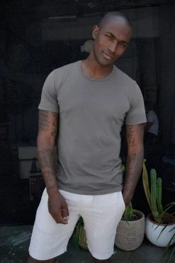 Velvet By Graham & Spencer HOWARD WHISPER CLASSIC CREW NECK TEE Mens 56 Velvet By Graham & Spencer HOWARD WHISPER CLASSIC CREW NECK TEE Mens