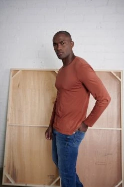 Velvet By Graham & Spencer SKEETER WHISPER CLASSIC CREW NECK TEE Mens 52 Velvet By Graham & Spencer SKEETER WHISPER CLASSIC CREW NECK TEE Mens