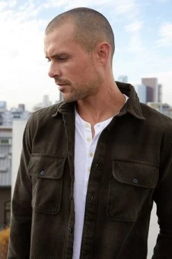 Velvet By Graham & Spencer BRYSON PLAID BUTTON-UP Mens 31 Velvet By Graham & Spencer BRYSON PLAID BUTTON-UP Mens